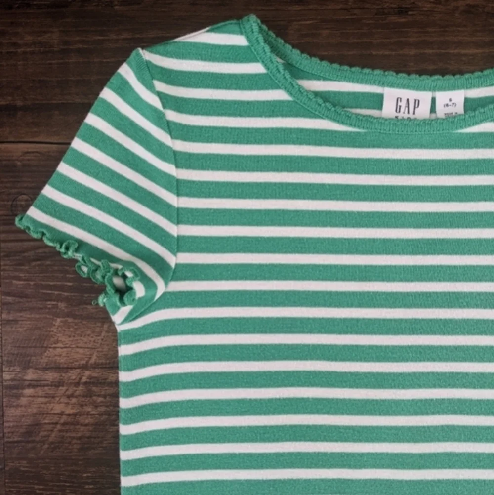 Gap Tee Shirt